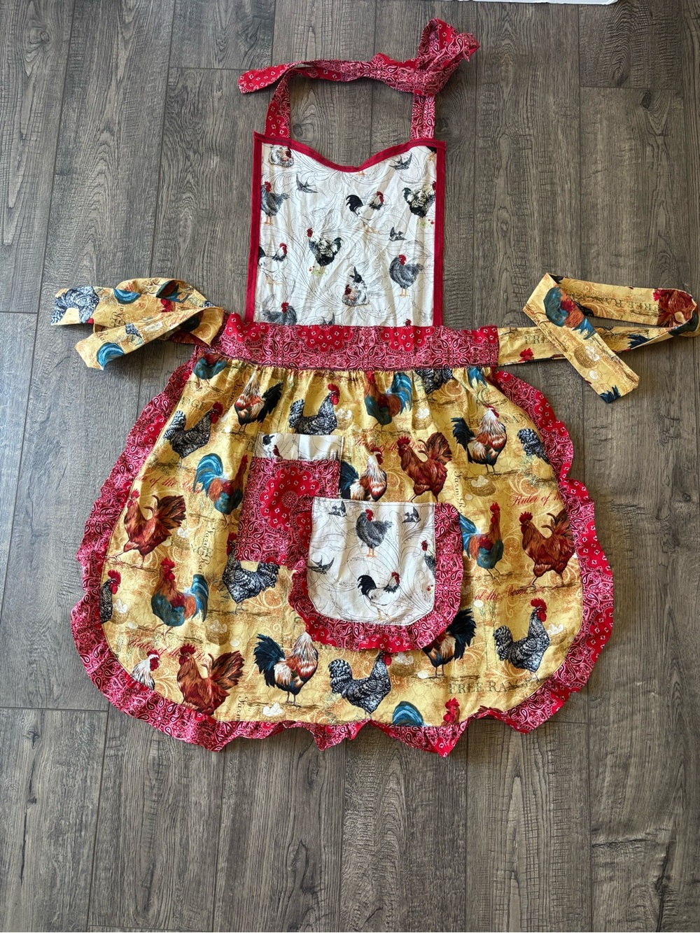 Womans Rooster Print Apron in Red and Gold - Unbranded